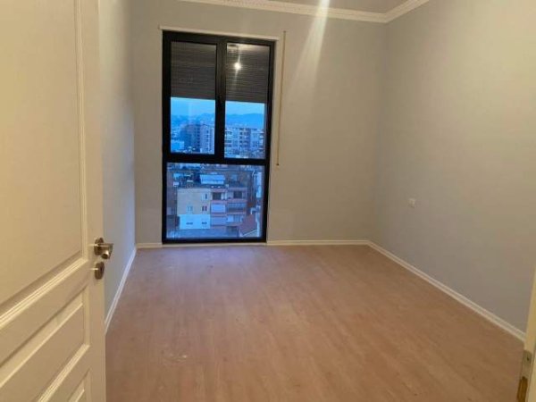 Tirane, jepet me qera apartament Kati 6, 64 m² 400 Euro (Rruga kongresi manastirit)