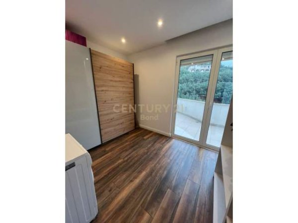 Tirane, shitet apartament Kati 5, 131 m² 150.000 Euro (fresku)