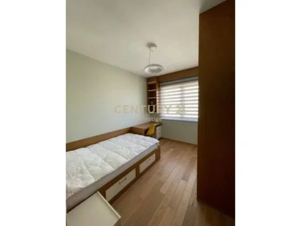 Tirane, jap me qera 200 m² 3.500 Euro (rruga elbasanit)