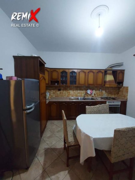 Durres, shitet Vile 3+1+A+BLK Kati 2, 460 m² 120.000 Euro (ARAPAJ)