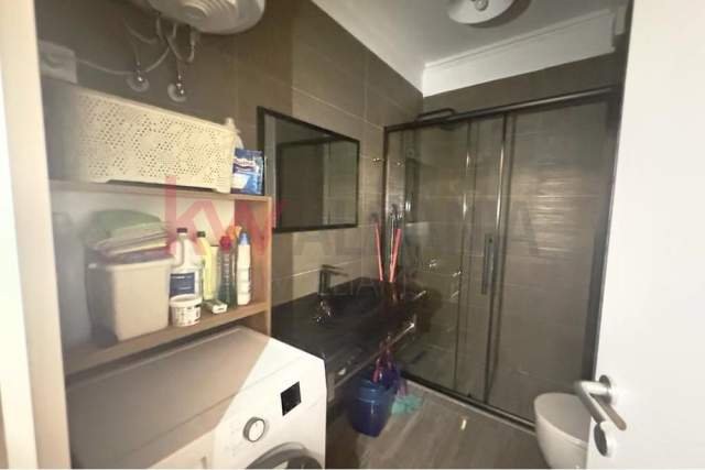 Tirane, jepet me qera apartament 2+1 Kati 2, 98 m² 700 Euro (pazari i ri)