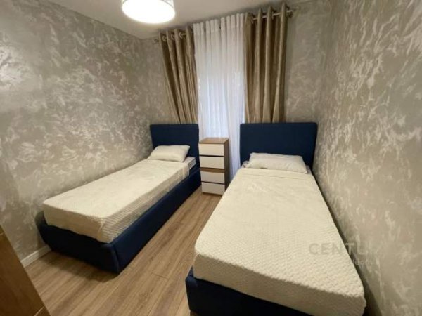 Tirane, jepet me qera apartament 2+1 Kati 2, 95 m² 970 Euro (Rr.Kavajes)