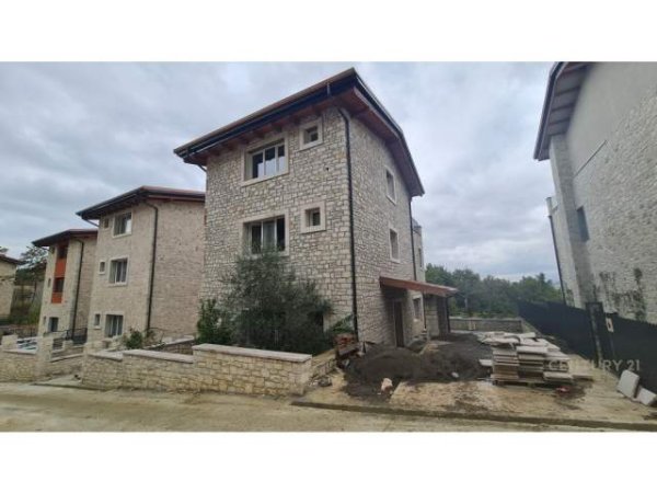 Tirane, shes Vile 500 m² 1.100.000 Euro (Secret Garden Residence, TEG, Qendra Tregtare TEG)