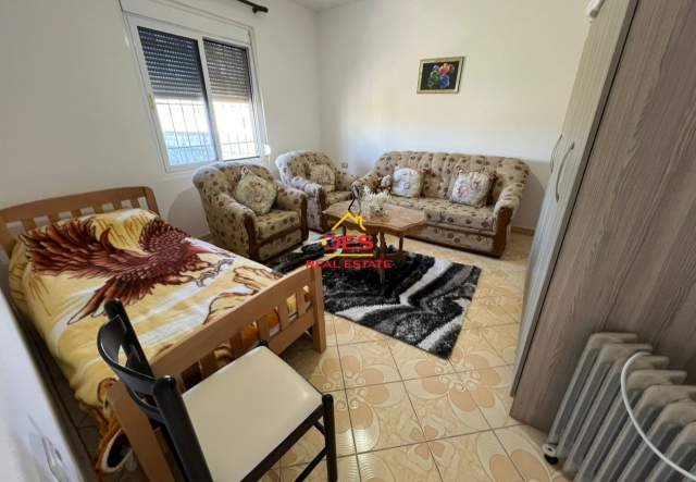 Vlore, shitet shtepi 2+1+BLK Kati 0, 420 m² 120.000 Euro (Rruga Sazani,Vlore)
