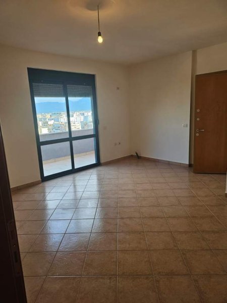 Tirane, shitet apartament 1+1 Kati 12, 70 m² 121.000  (Rruga e Kavajes)