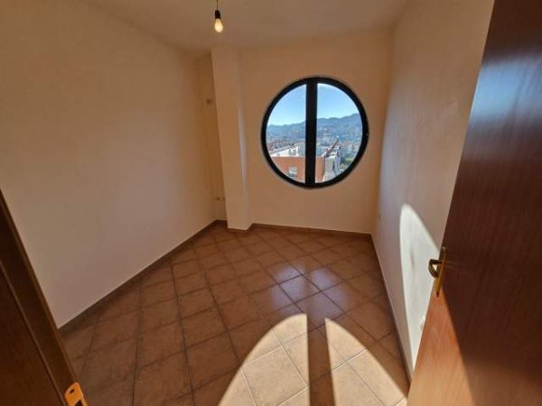 Tirane, shitet apartament 2+1+BLK Kati 12, 79 m² 142.000 Euro (vace zela)