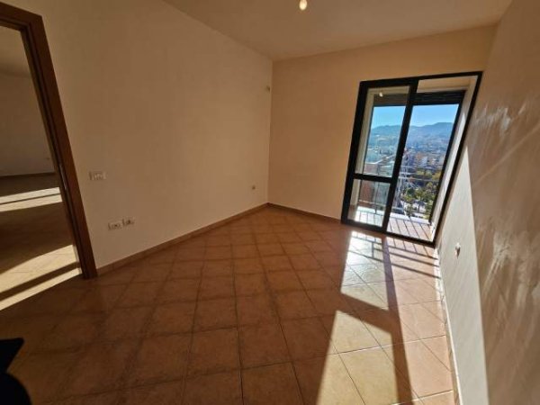 Tirane, shitet apartament 2+1+BLK Kati 12, 79 m² 142.000 Euro (rruga e kavajes)
