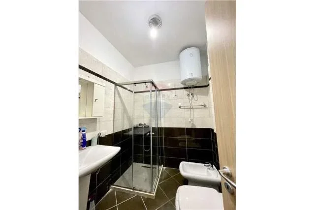 Tirane, shitet apartament 2+1 Kati 3, 103 m² 700  (Rruga e Kavajes)