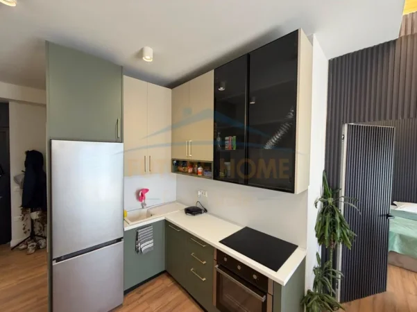 Tirane, jepet me qera apartament 1+1 Kati 7, 65 m² 550 € (UNAZA E RE)