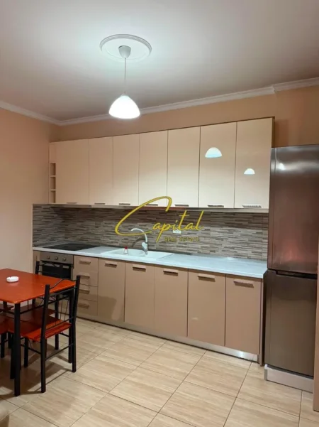 Tirane, jepet me qera apartament 1+1 Kati 5, 66 m² 500 € (REZIDENCA CONDOR CENTER)