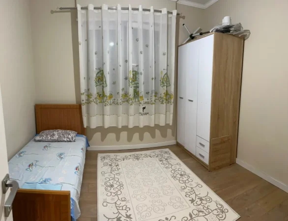 Tirane, jepet me qera apartament 2+1 Kati 5, 90 m² 850 € (KOMUNA E PARISIT)