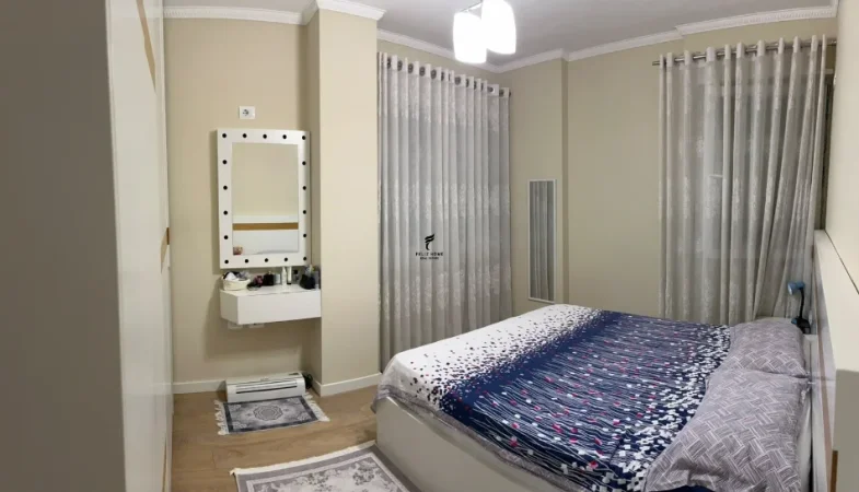 Tirane, jepet me qera apartament 2+1 Kati 5, 90 m² 850 € (KOMUNA E PARISIT)
