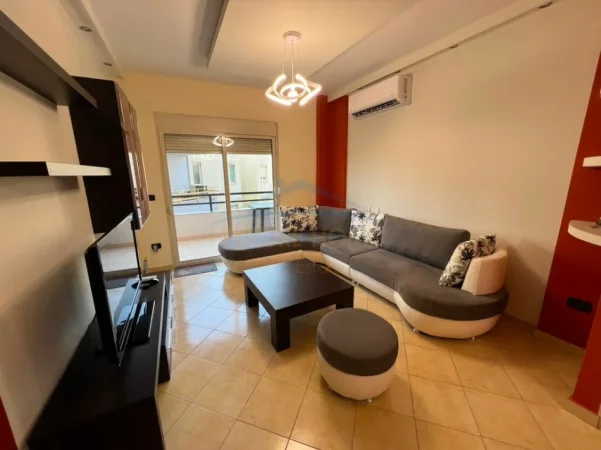 Tirane, jepet me qera apartament 2+1 Kati 3, 101 m² 700 € (LIQENI I THATE)
