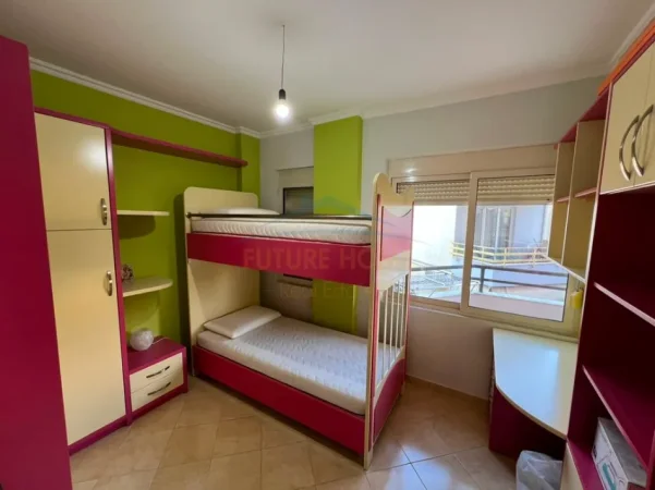 Tirane, jepet me qera apartament 2+1 Kati 3, 101 m² 700 € (LIQENI I THATE)