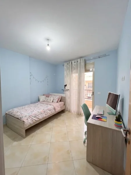 Tirane, jepet me qera apartament 2+1 Kati 5, 100 m² 490 € (YZBERISHT)