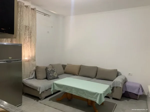 Tirane, jepet me qera Vile 1+1 Kati 1, 50 m² 500 € (Laprake)