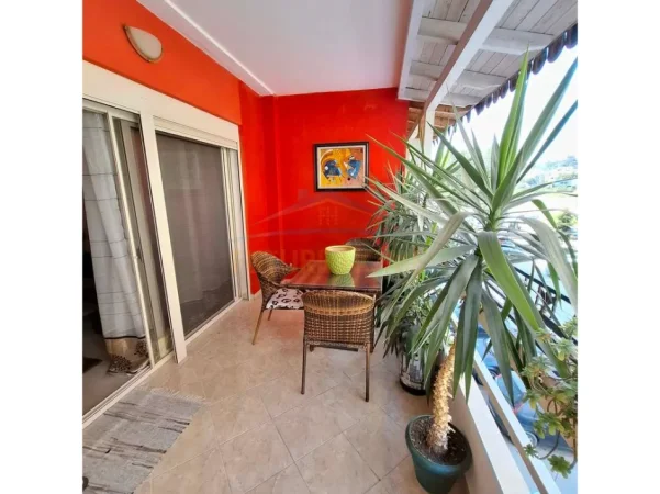 Tirane, shitet apartament 2+1 Kati 3, 107 m² 165.000 € (Unaza e Re)