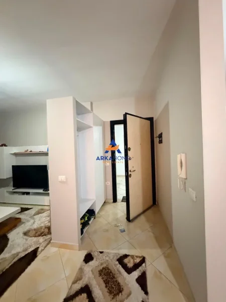 Tirane, jepet me qera apartament 2+1 Kati 5, 90 m² 530 € 
