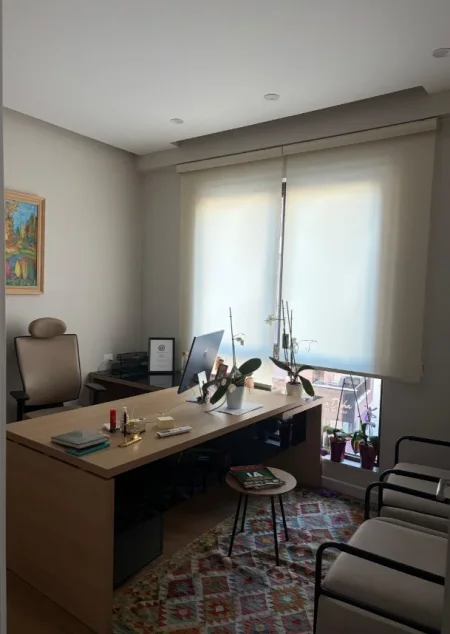 Tirane, jepet me qera zyre Kati 2, 60 m² 700 € (MYSLYM SHYRI)