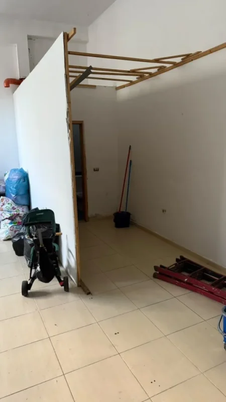 Tirane, shitet ambjent biznesi Kati 1, 61 m² 200.850 € (Komuna e Parisit)