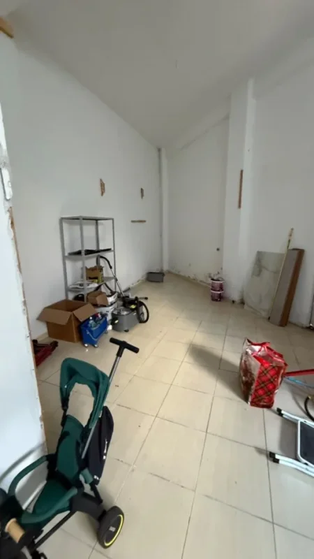 Tirane, shitet ambjent biznesi Kati 1, 61 m² 200.850 € (Komuna e Parisit)