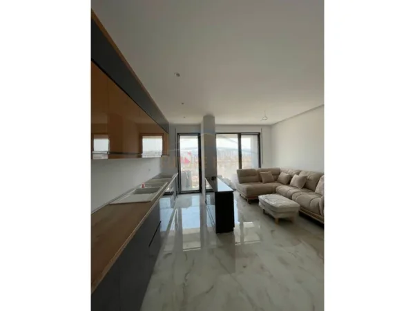 Tirane, jepet me qera apartament 1+1 Kati 7, 64 m² 600 € (DON BOSKO , PARALEL LIVING)