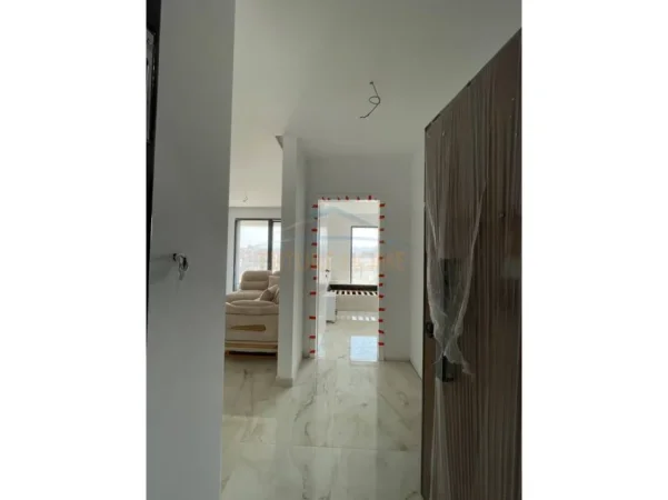 Tirane, jepet me qera apartament 1+1 Kati 7, 64 m² 600 € (DON BOSKO , PARALEL LIVING)