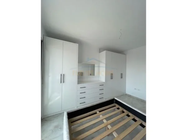 Tirane, jepet me qera apartament 1+1 Kati 7, 64 m² 600 € (DON BOSKO , PARALEL LIVING)