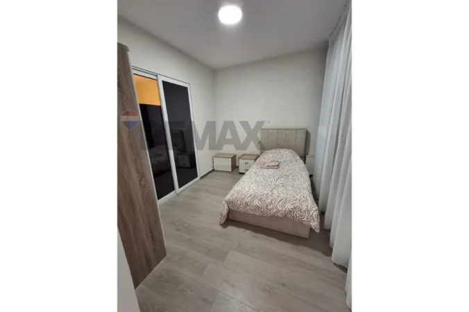 Tirane, jepet me qera apartament 2+1 Kati 1, 77 m² 60.000 € (Laprake)