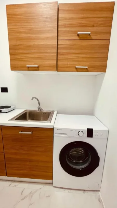 Tirane, jepet me qera apartament Studio Kati 2, 30 m² 320 € (Vilat Amerikane)