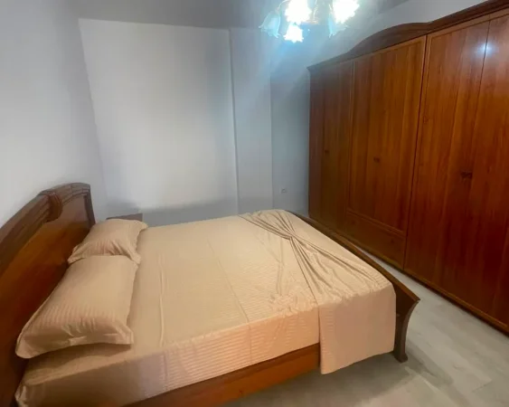 Tirane, jepet me qera apartament 2+1 Kati 5, 90 m² 650 € (Rruga Vace Zela)
