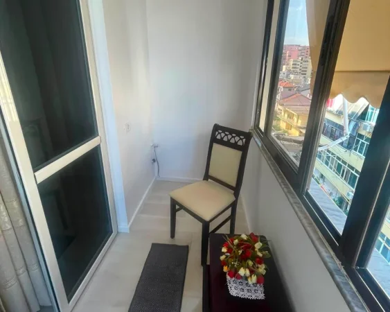Tirane, jepet me qera apartament 2+1 Kati 5, 90 m² 650 € (Rruga Vace Zela)