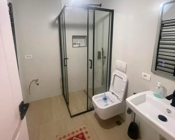 Tirane, jepet me qera apartament 2+1 Kati 5, 90 m² 650 € (Rruga Vace Zela)