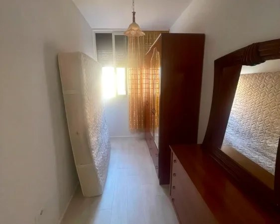 Tirane, jepet me qera apartament 2+1 Kati 5, 90 m² 650 € (Rruga Vace Zela)
