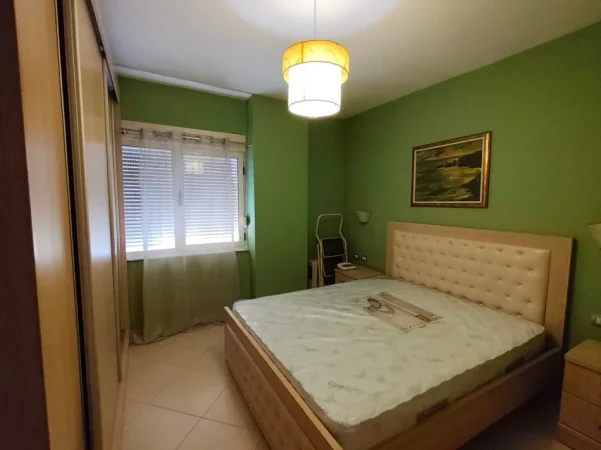 Tirane, jepet me qera apartament 2+1+Ballkon Kati 4, 85 m² 725 € (Rr Frosina Plaku)