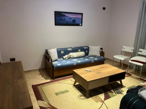 Tirane, jepet me qera apartament 2+1+Ballkon Kati 1, 75 m² 520 € (Rruga Zihni Sako)