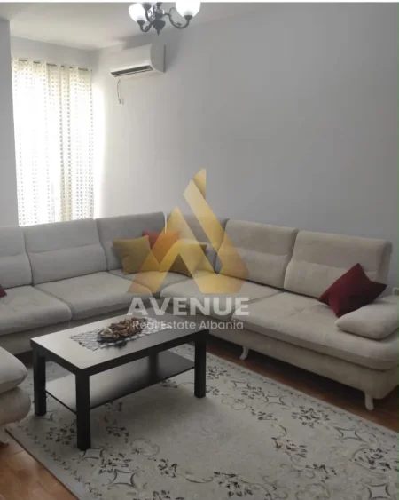Tirane, jepet me qera apartament 1+1+Ballkon Kati 5, 60 m² 450 € (Rruga 3 Deshmoret)