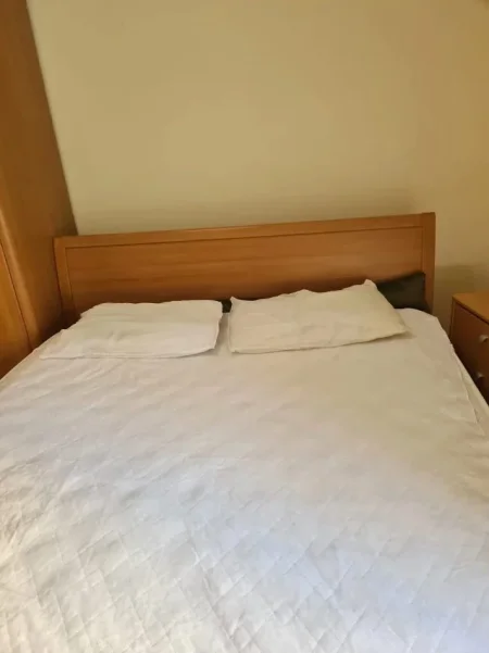Tirane, jepet me qera apartament 2+1 Kati 2, 70 m² 700 € (Liqeni i Thatë)