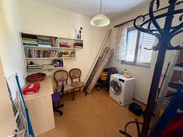 Tirane, jepet me qera apartament 3+1 Kati 2, 1.000 € (21 dhjetori)