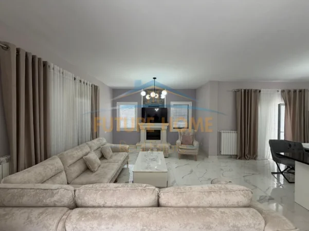 Tirane, jepet me qera Vile 2+1 Kati 0, 220 m² 650 € (sauk)