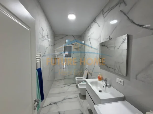 Tirane, jepet me qera Vile 2+1 Kati 0, 220 m² 650 € (sauk)