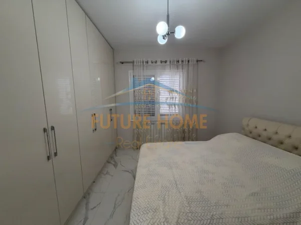 Tirane, jepet me qera Vile 2+1 Kati 0, 220 m² 650 € (sauk)