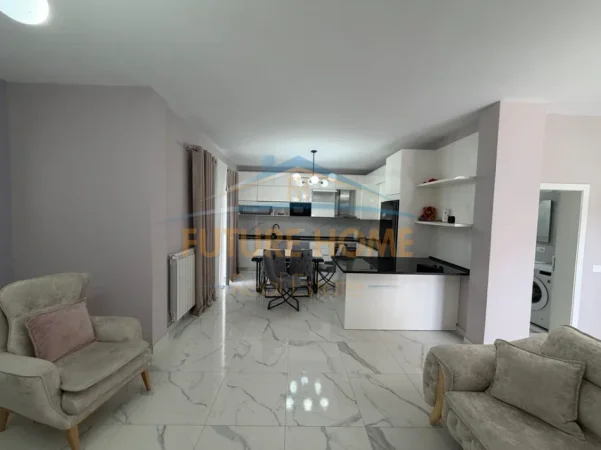 Tirane, jepet me qera Vile 2+1 Kati 0, 220 m² 650 € (sauk)