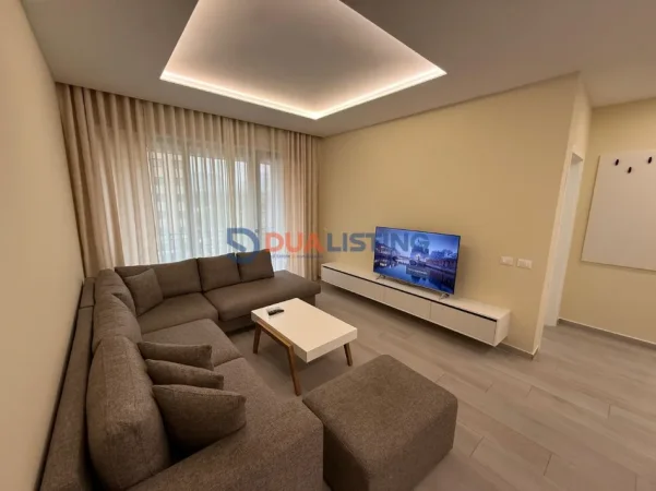 Tirane, jepet me qera apartament 2+1 , 120 m² 1.300 € 