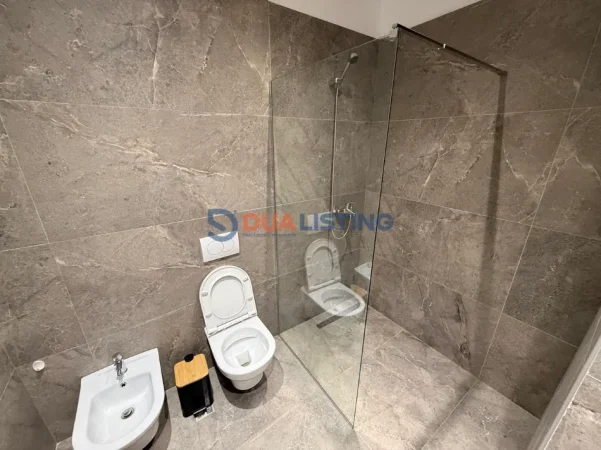 Tirane, jepet me qera apartament 2+1 , 120 m² 1.300 € 