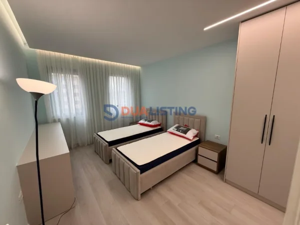 Tirane, jepet me qera apartament 2+1 , 120 m² 1.300 € 