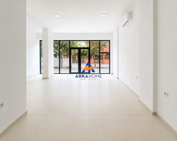Tirane, jepet me qera ambjent biznesi Kati 0, 48 m² 541 € 