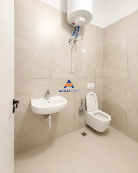Tirane, jepet me qera ambjent biznesi Kati 0, 48 m² 541 € 