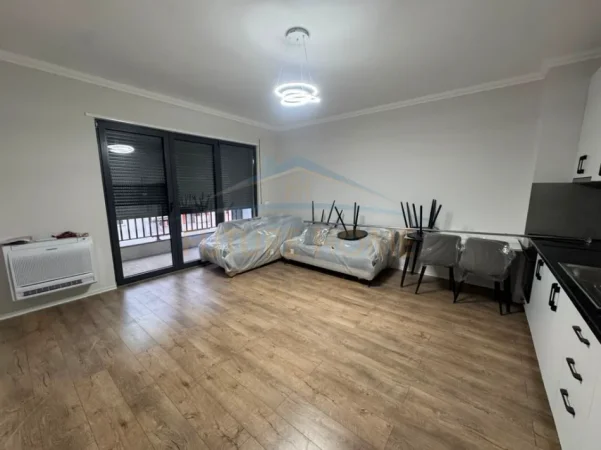 Tirane, jepet me qera apartament 1+1+Ballkon Kati 4, 66 m² 600 € (Jordan Misja)