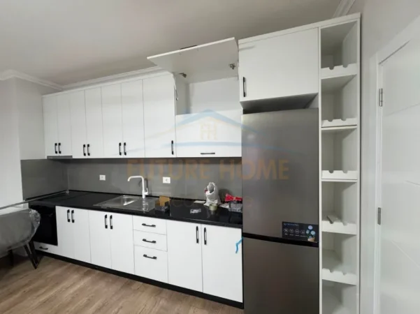 Tirane, jepet me qera apartament 1+1+Ballkon Kati 4, 66 m² 600 € (Jordan Misja)